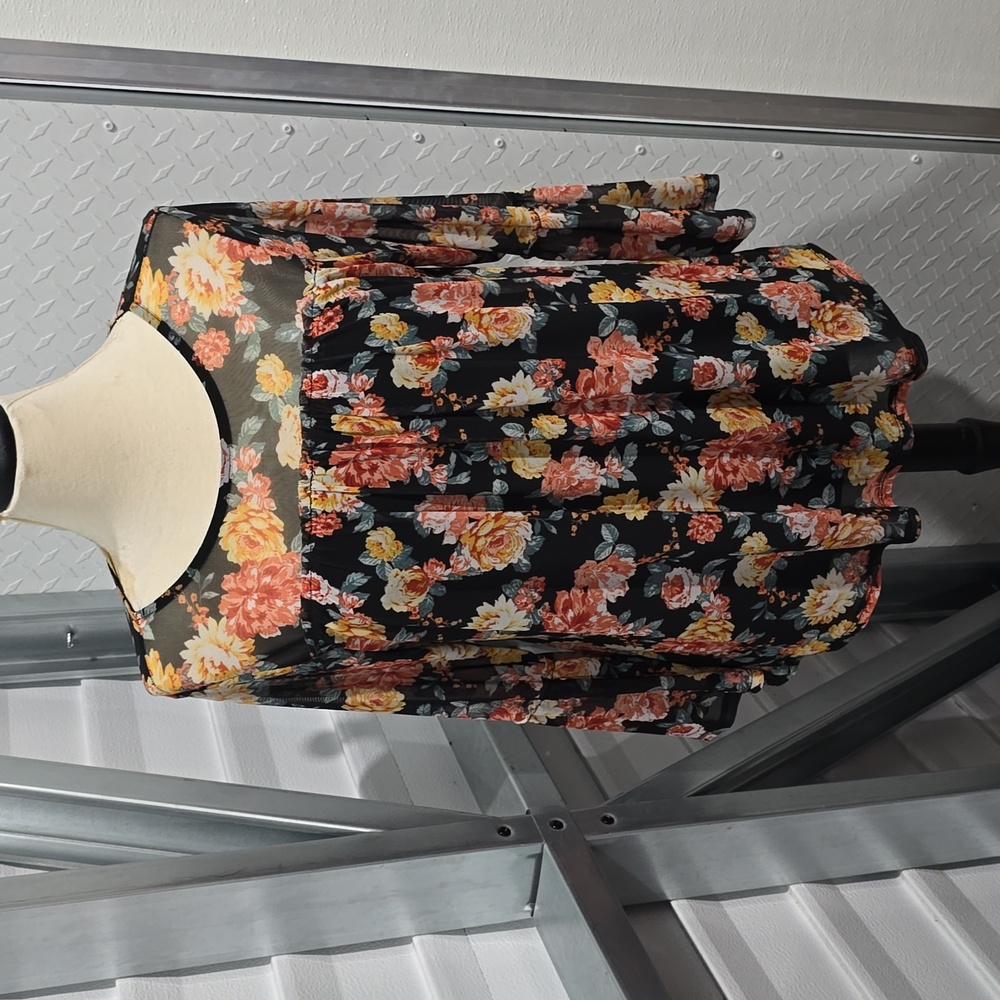 Bobbie‎ Brooks Black Floral Peasant Top Medium